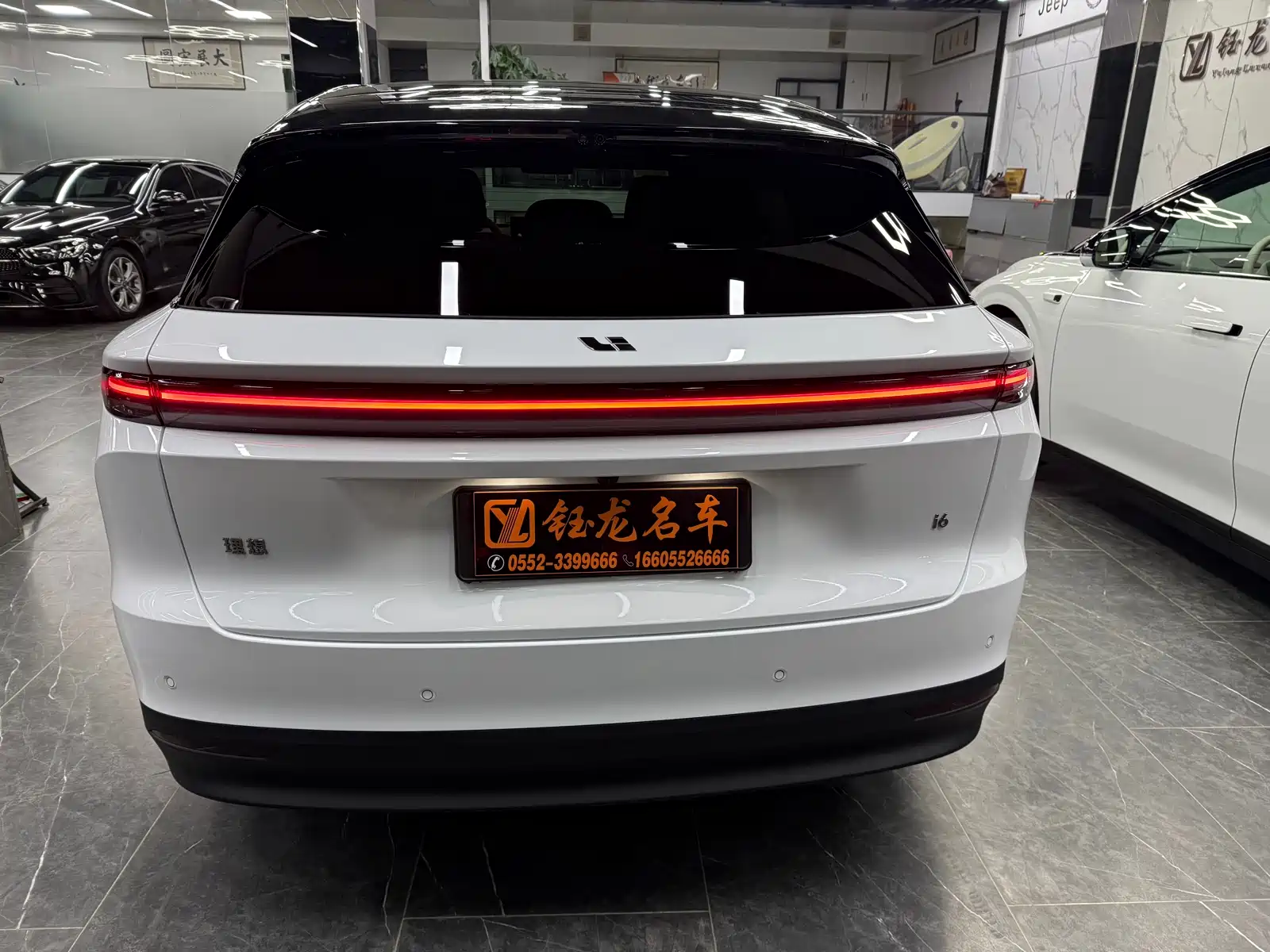 Фото 8 - Li Auto i6