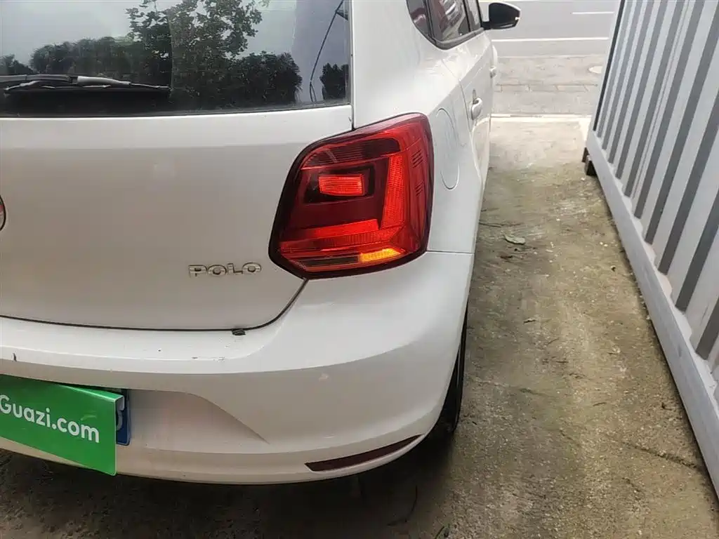Volkswagen Polo 2016 1.4L Manual Trend фото 8