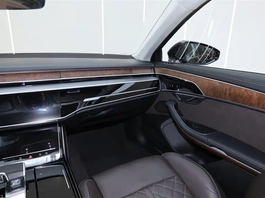 Audi A8 2023 A8L 50 TFSI quattro Premium фото 31