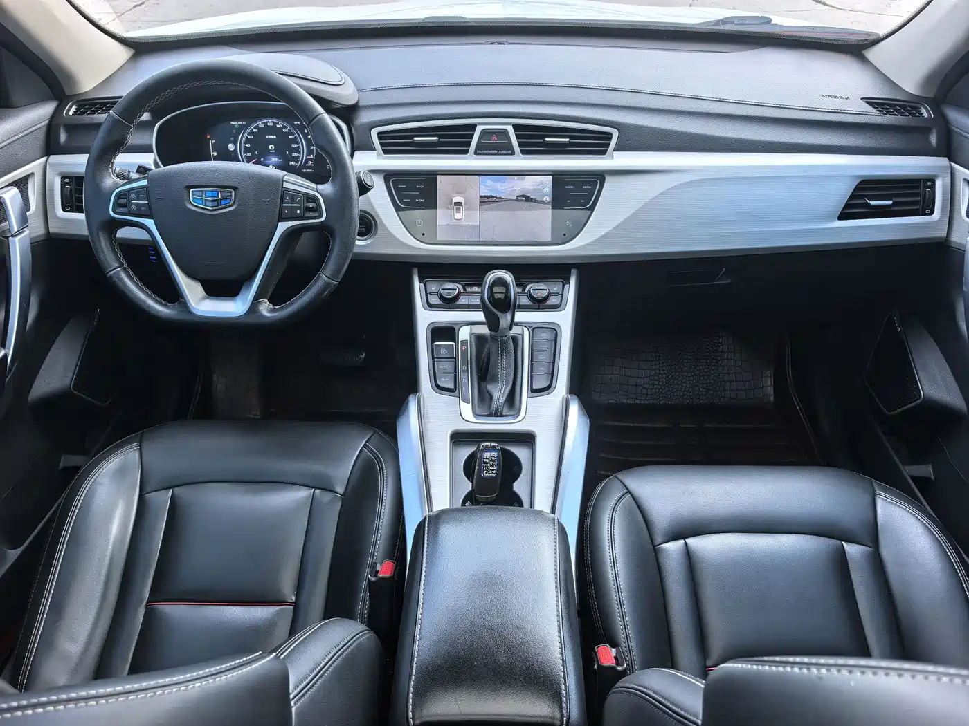 Фото 6 - Geely Boyue