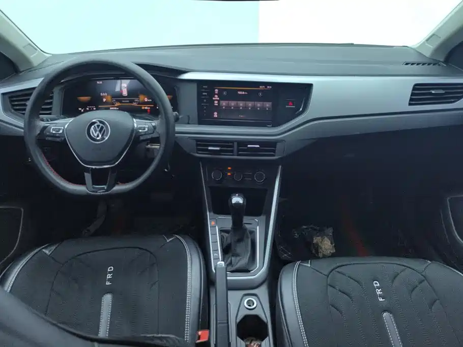 Фото 12 - Volkswagen Polo