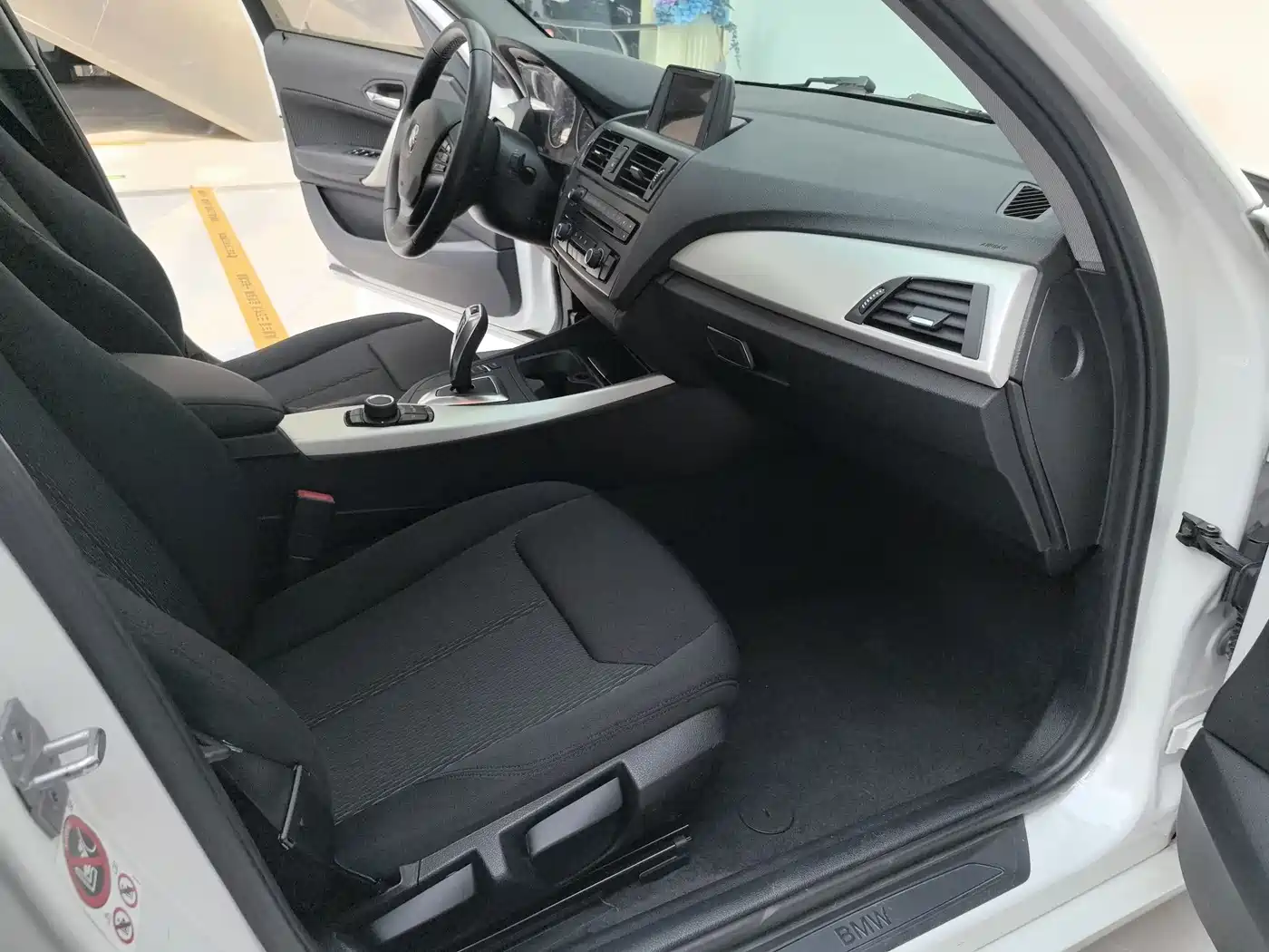 BMW 1 Series (Import) 2013 Facelift 116i Leading Model фото 10