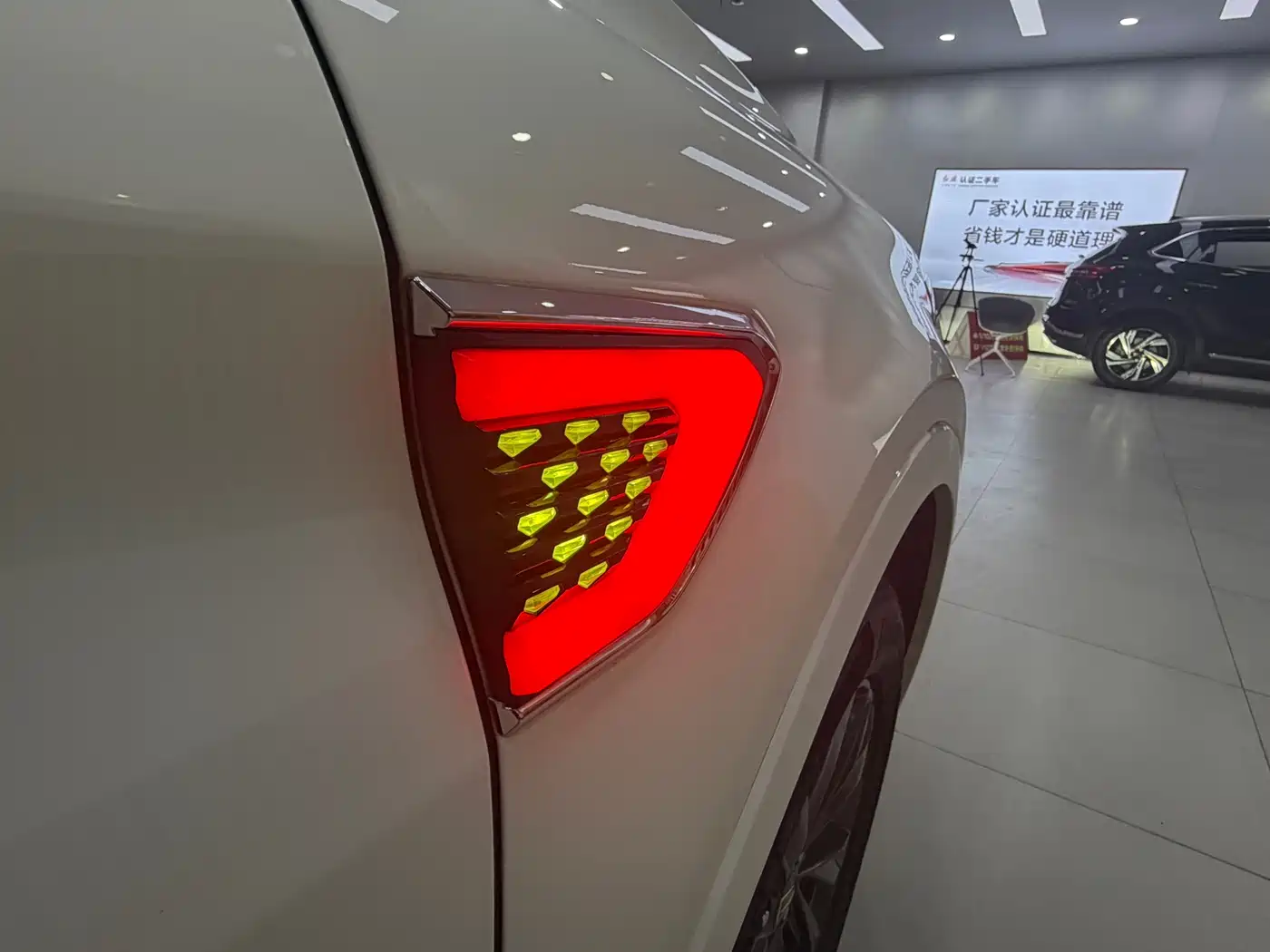 Hongqi HS5 2023 2.0T Flag Enjoy Pro Edition фото 17
