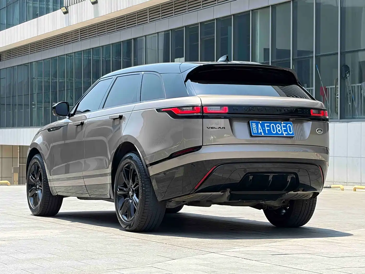 Фото 5 - Land Rover Range Rover Velar