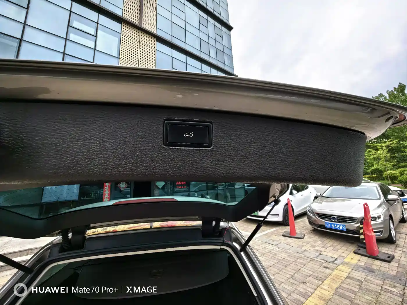 Volkswagen Magotan (Import) 2012 Wagon 2.0TSI Luxury фото 15