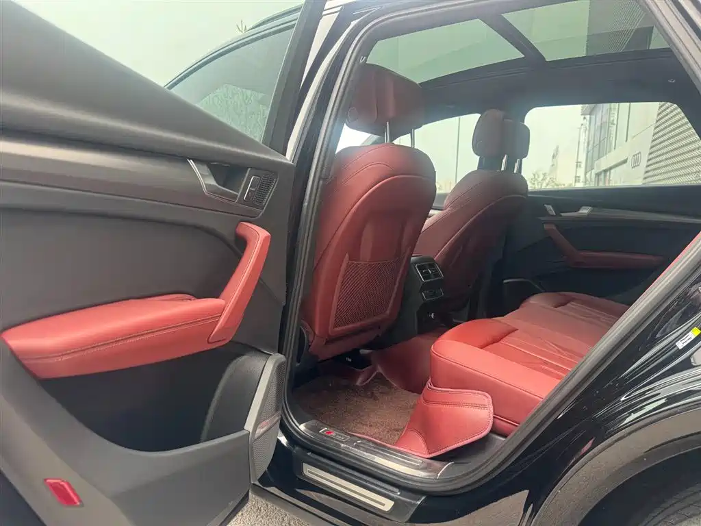 Audi Q5L 2024 Model 45 TFSI Luxury Dynamic фото 9
