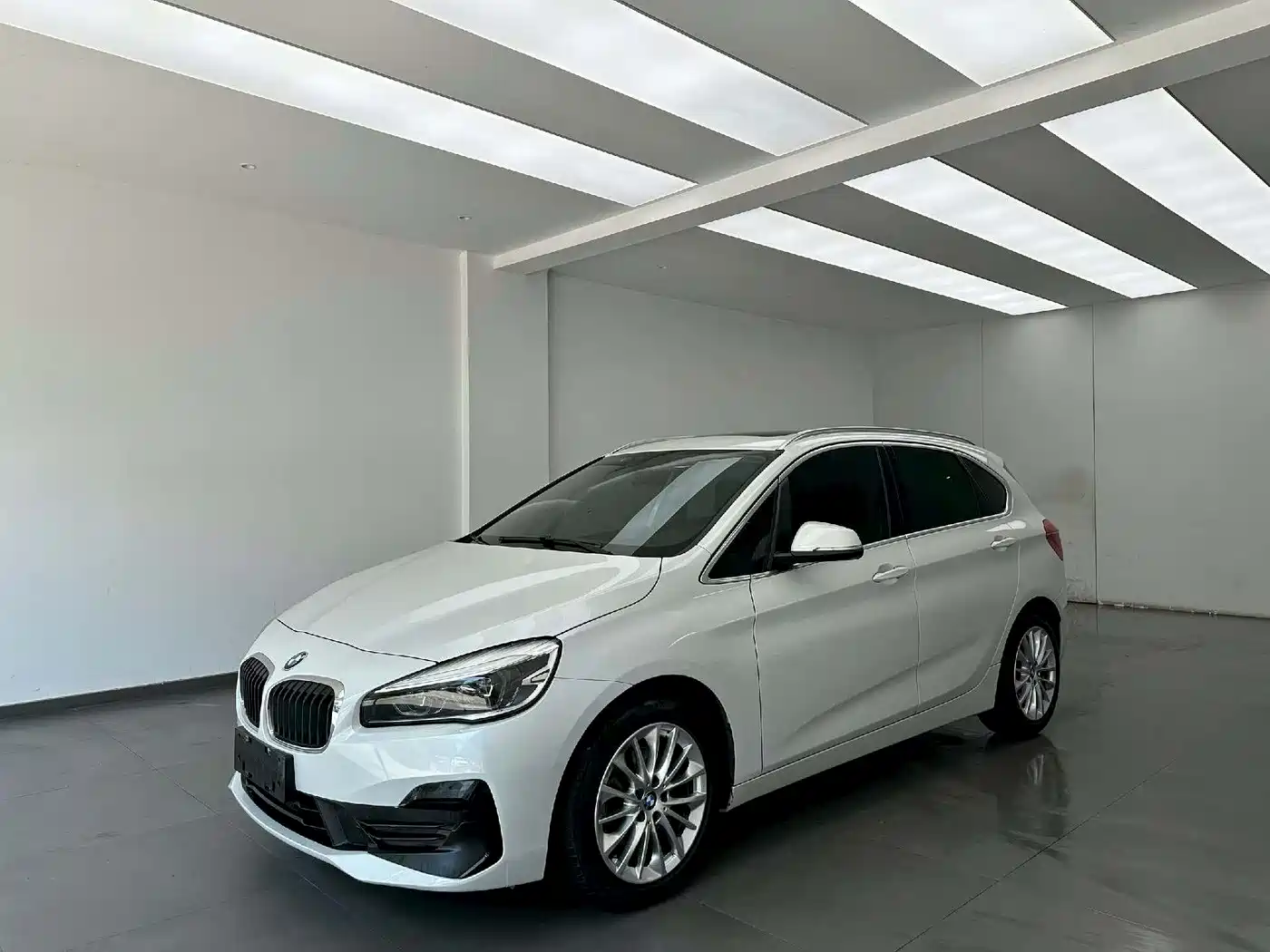 BMW 2 Series Touring 2019 218i Leading