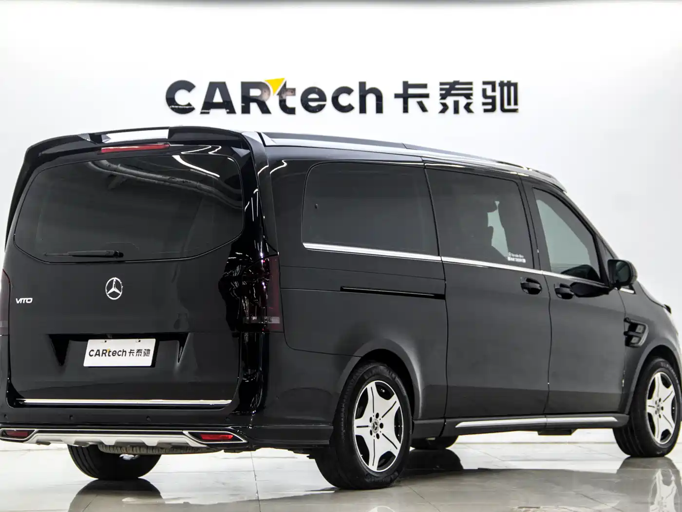 Mercedes-Benz Vito 2023 2.0T Business 7-Seater фото 4