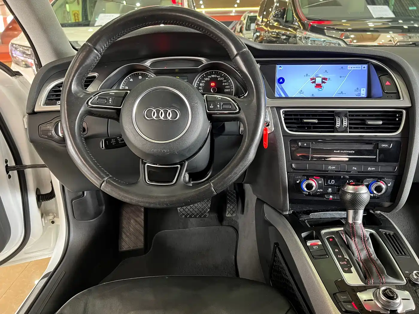 Фото 13 - Audi A4 (Import)