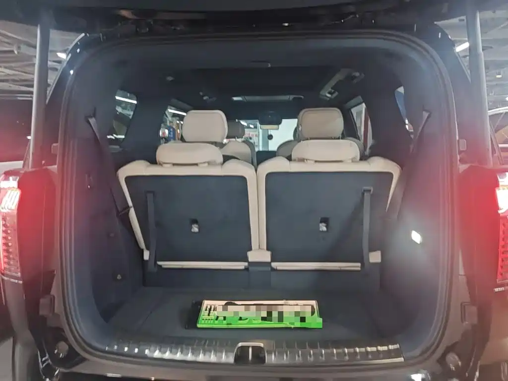 ZEEKR 009 2025 2024 6-seat Executive AWD 108kWh