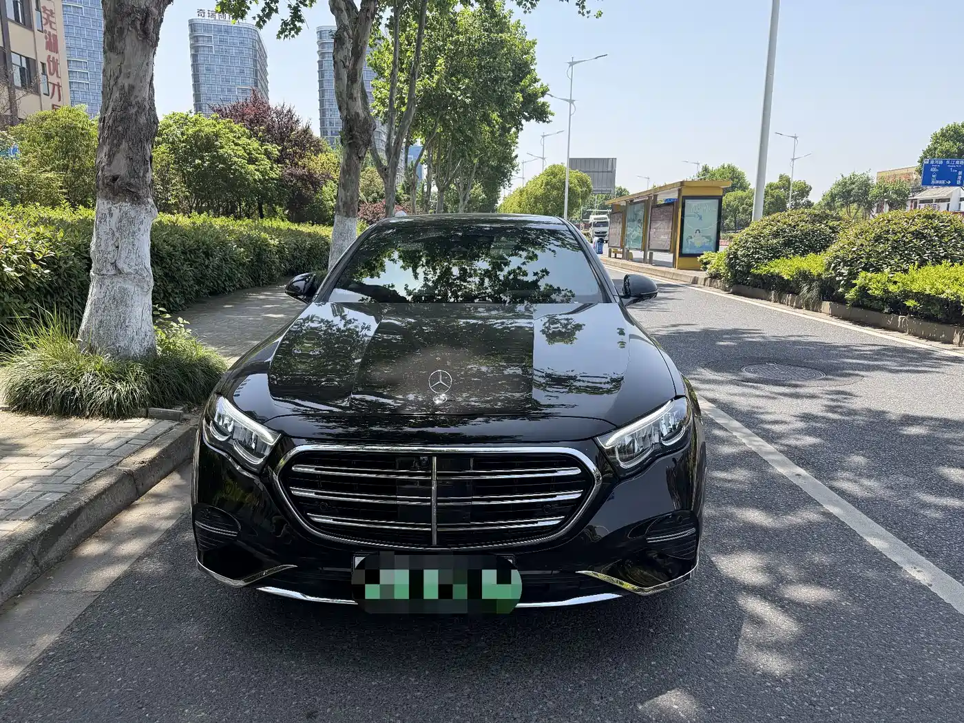 Mercedes-Benz E-Class New Energy 2024 E 350 e L Plug-in Hybrid Sedan фото 2