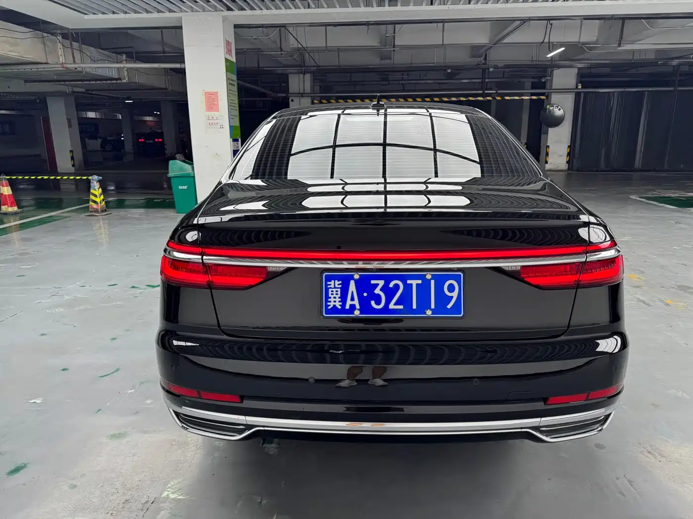 Фото 6 - Audi A8