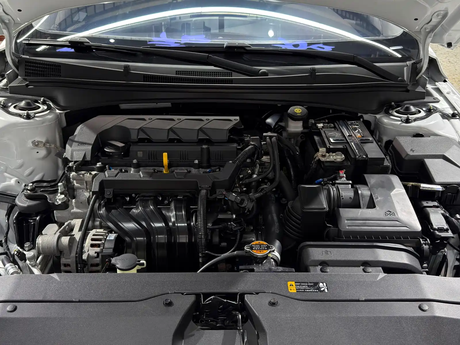 Фото 32 - Hyundai Elantra