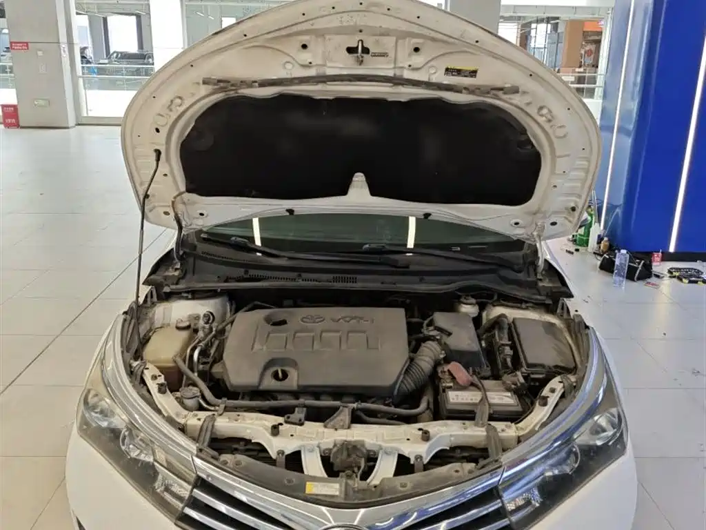 Toyota Corolla 2014 1.6L CVT GL фото 8