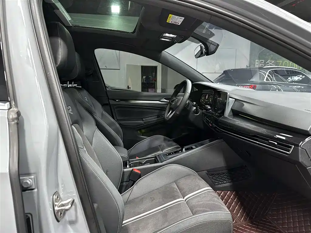 Volkswagen Golf 2023 Facelift 280TSI DSG R-Line Lite фото 12