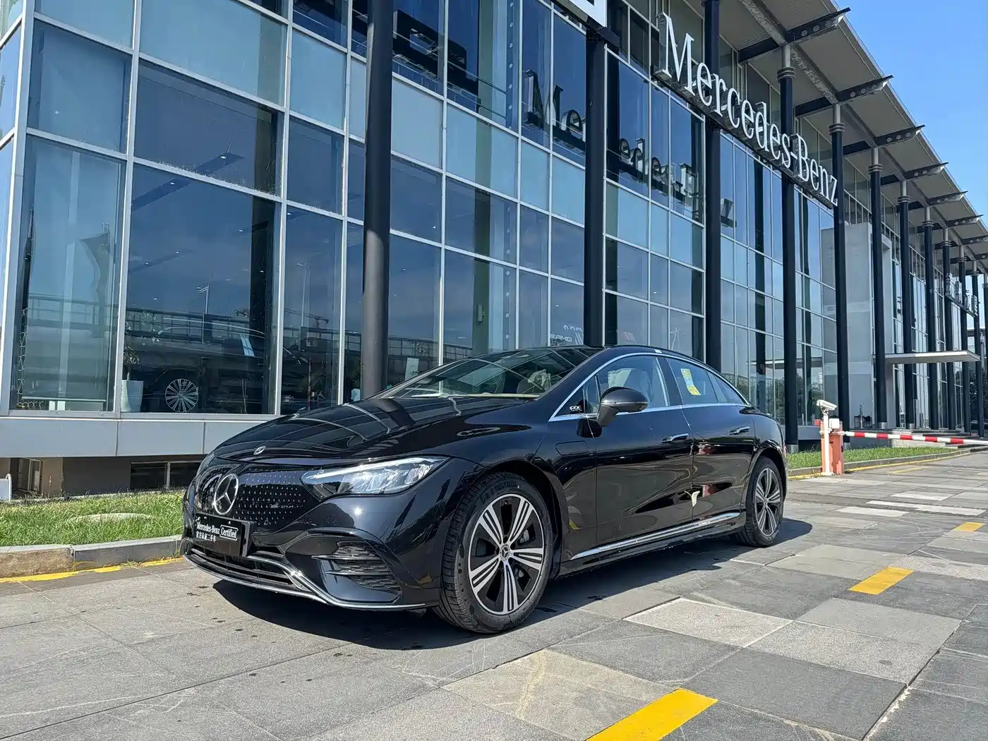 Mercedes-Benz EQE 2025