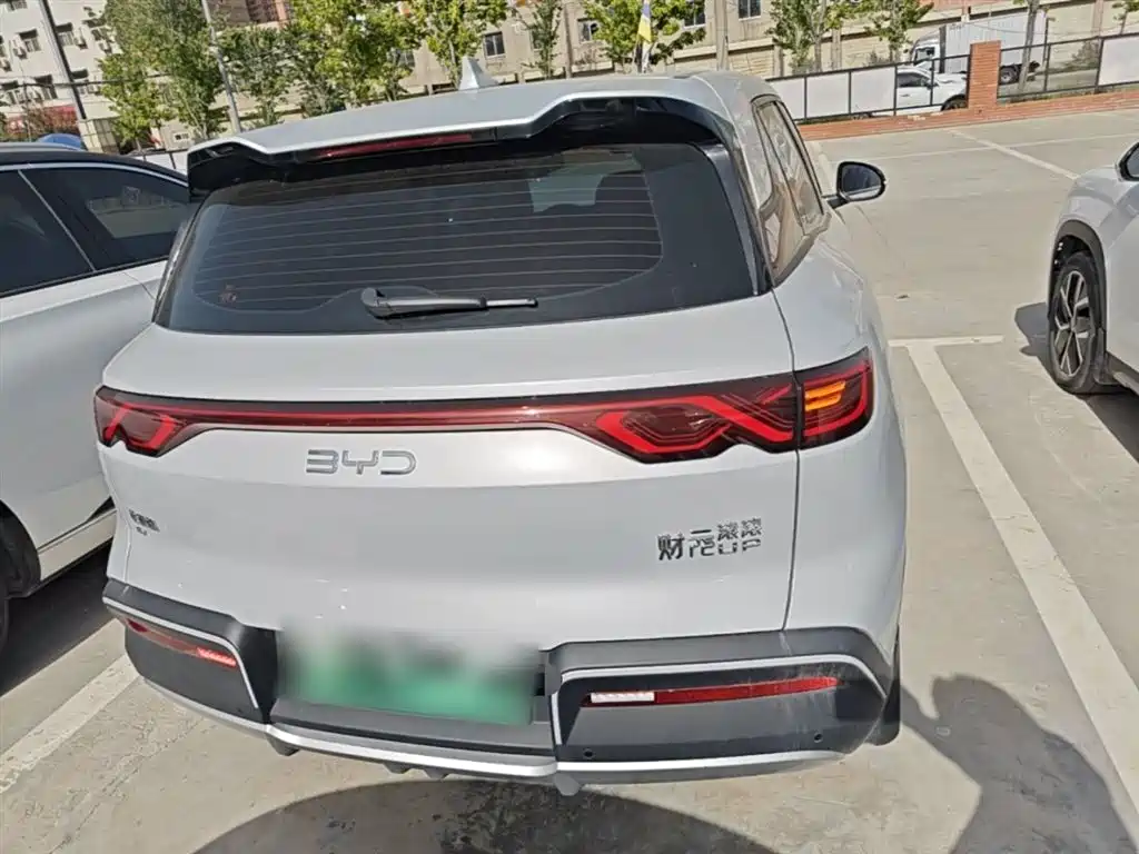 BYD Yuan UP 2024 401KM Leading Edition фото 6