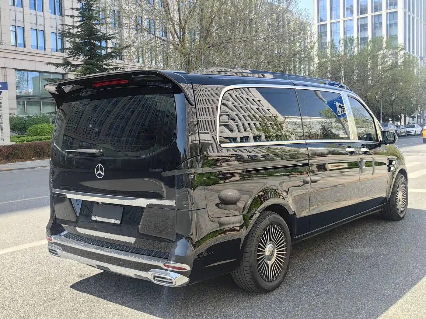 Mercedes-Benz Vito 2023 2.0T Elite 7-Seater фото 5