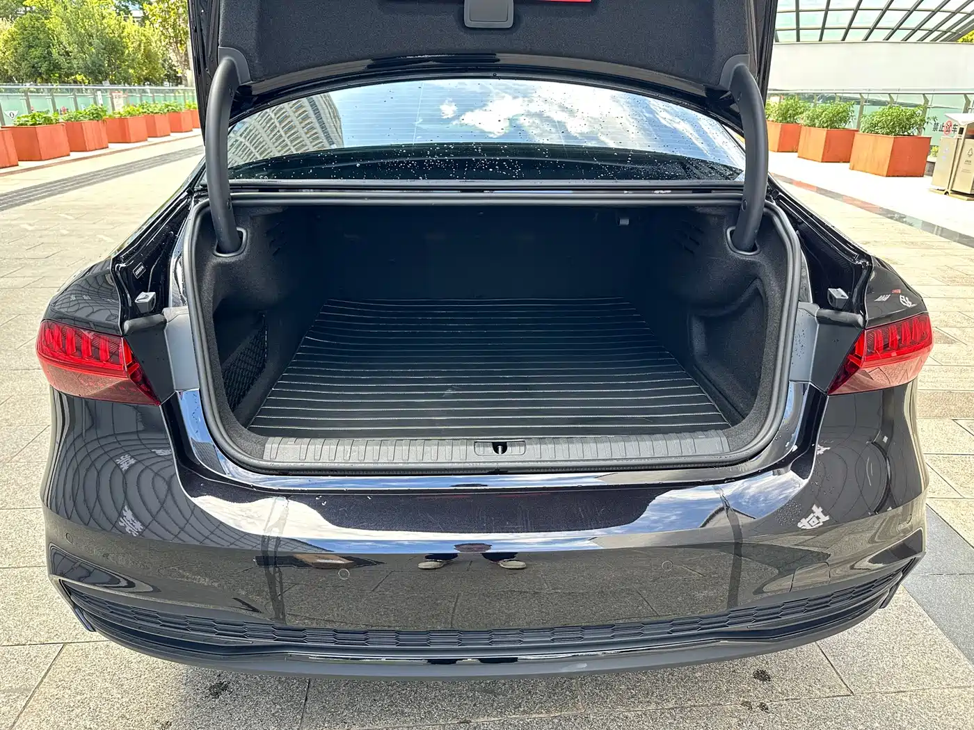 Audi A7L 2023 2023 45 TFSI quattro S-line Shadow Warrior Edition