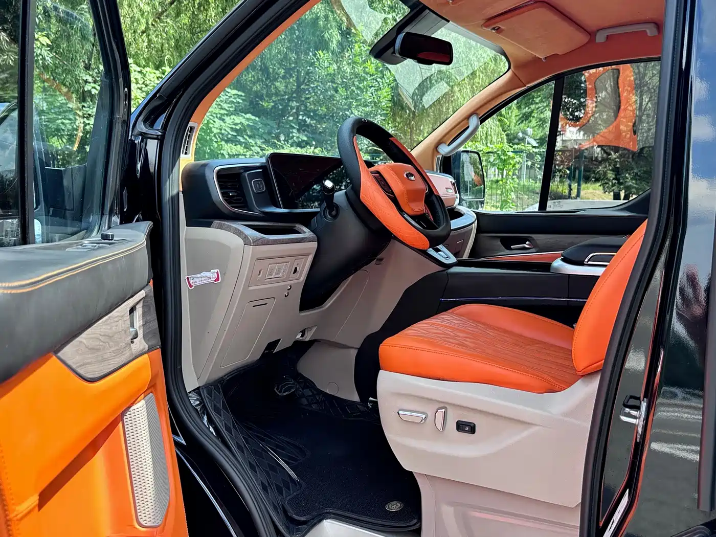 Ford Tourneo 2023 2023 Model 2.0T Auto Premium Edition