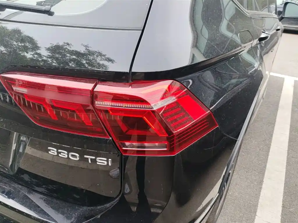 Volkswagen Tiguan L 2023 330TSI Auto 2WD R-Line Premium Edition фото 8