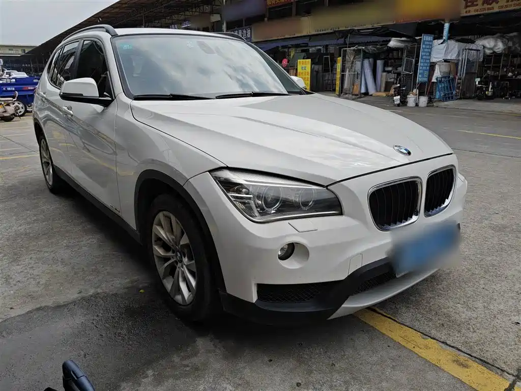 BMW X1 2013 sDrive18i Leading фото 4