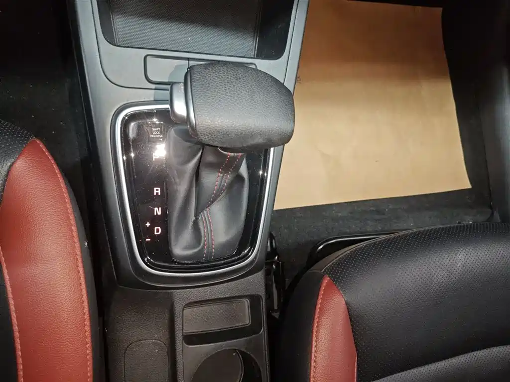 Kia KX CROSS 2017 1.4L AT GLS фото 10
