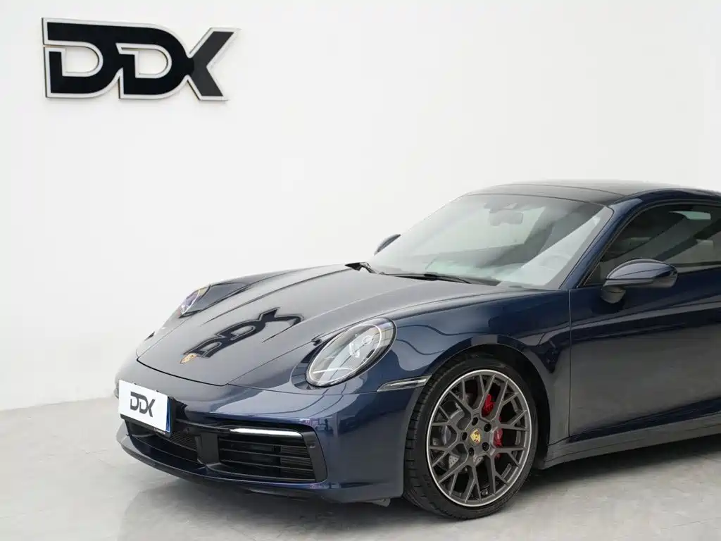 Photo 3 - Porsche 911