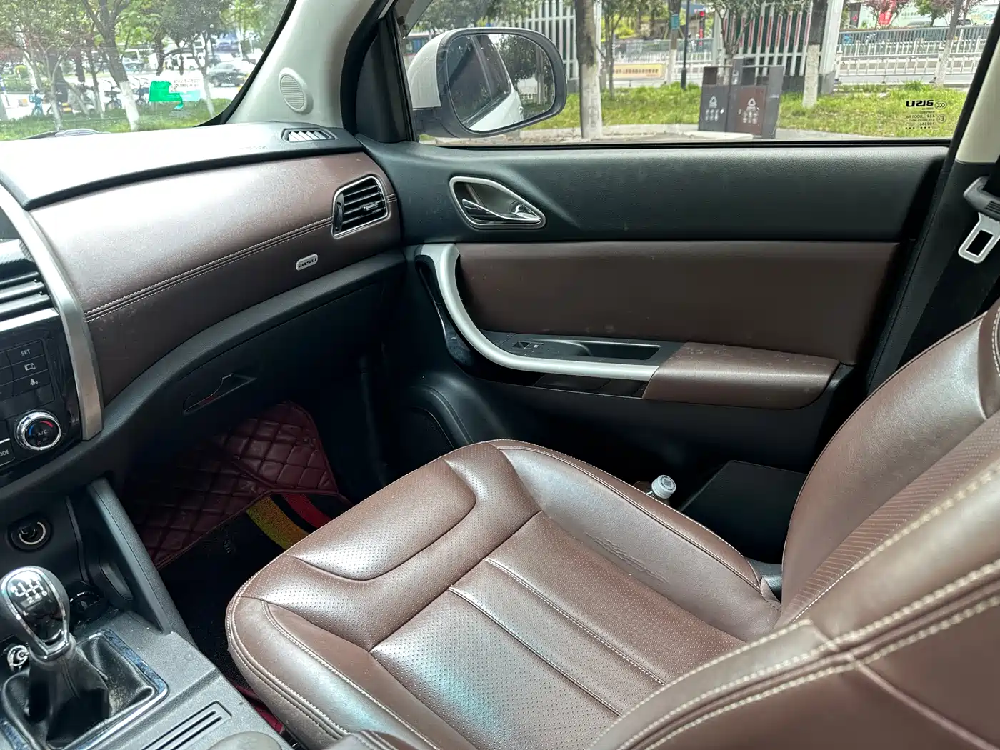 Bisu Auto Bisu T5 2018 2017 1.5T Manual Luxury
