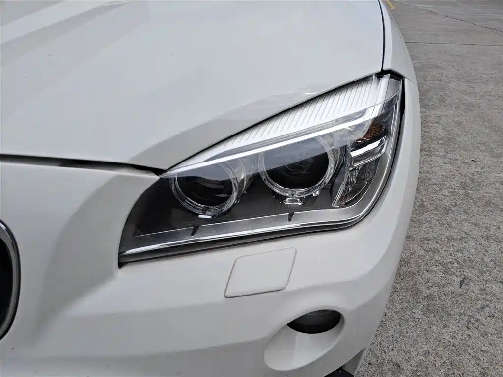 BMW X1 2013 sDrive18i Leading фото 24