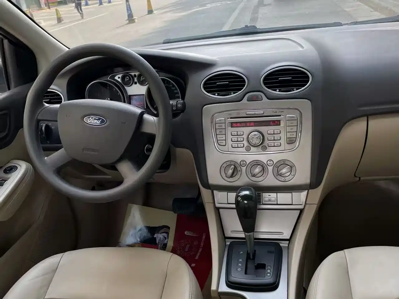 Ford Focus 2011 2011 Sedan 1.8L Automatic Fashion