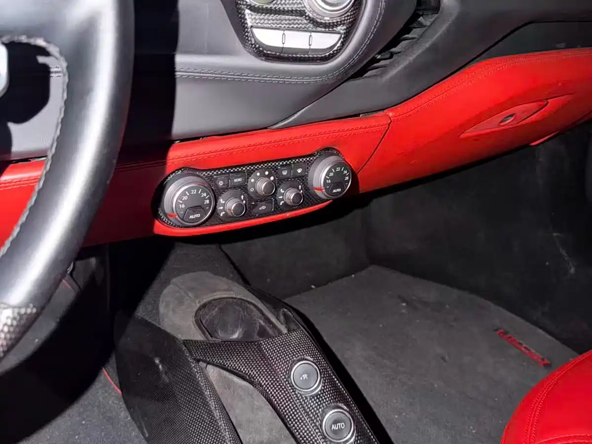 Ferrari 488 2015 488 GTB фото 9