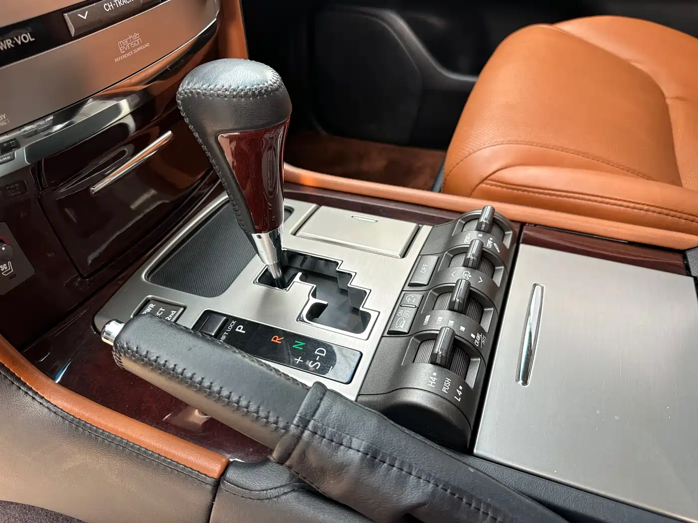Lexus LX 2013 570 фото 16