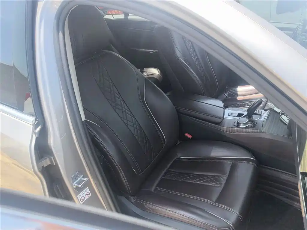 BMW 5 Series 2019 530Li Premium Luxury Package фото 20