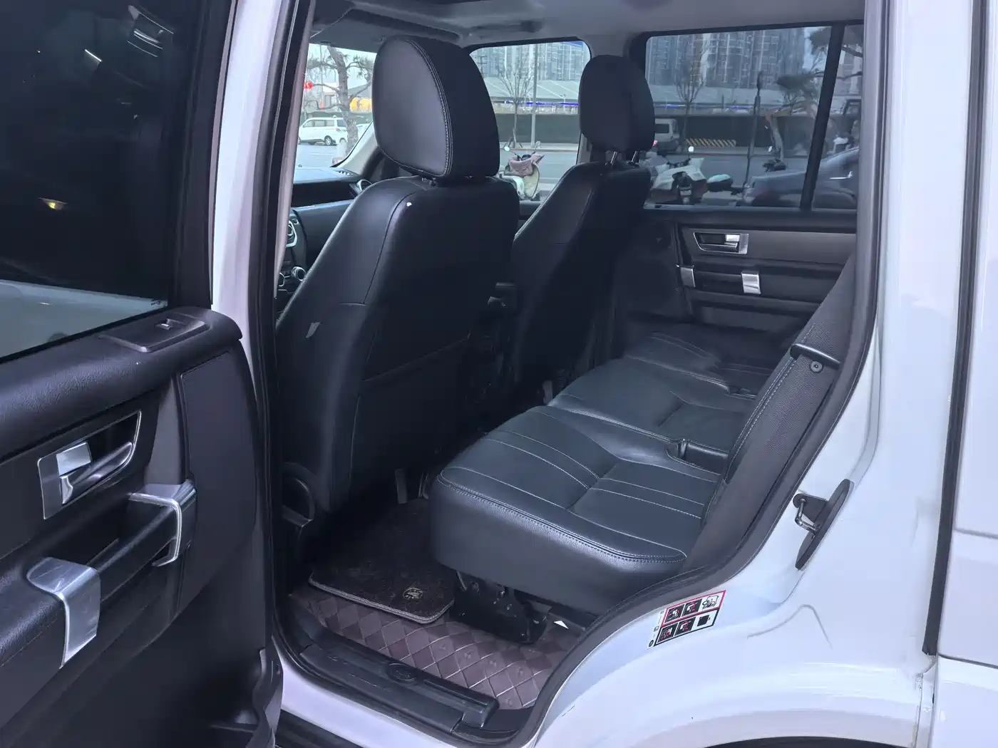 Land Rover Discovery 2016 3.0 SC V6 HSE фото 7