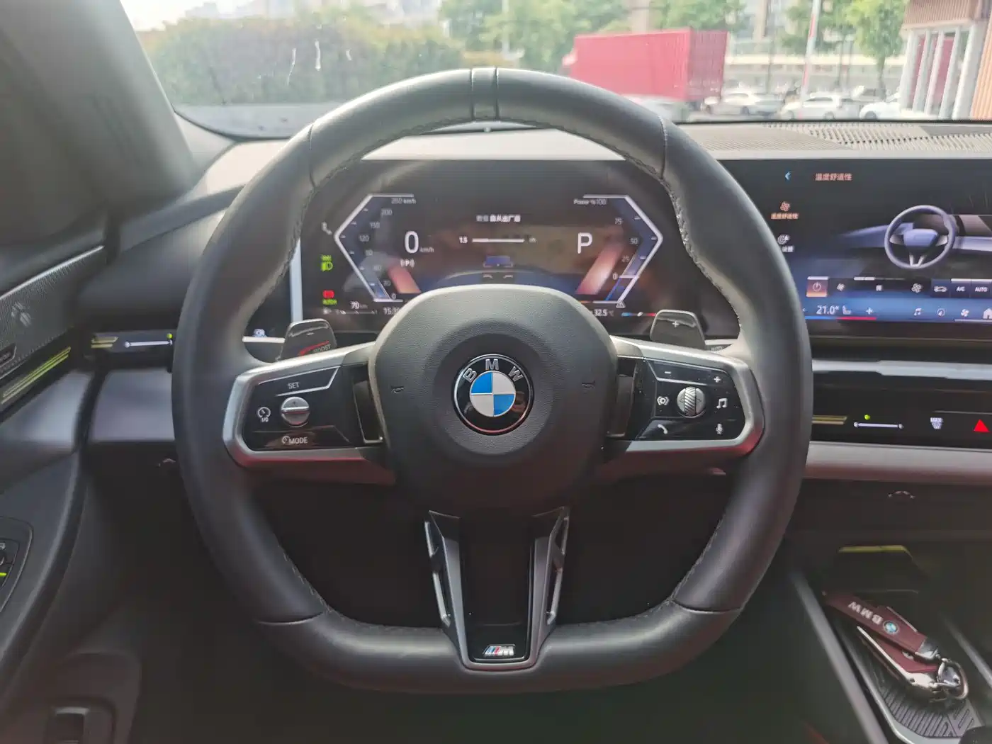 BMW 5 Series 2024 525Li M Sport Package фото 15