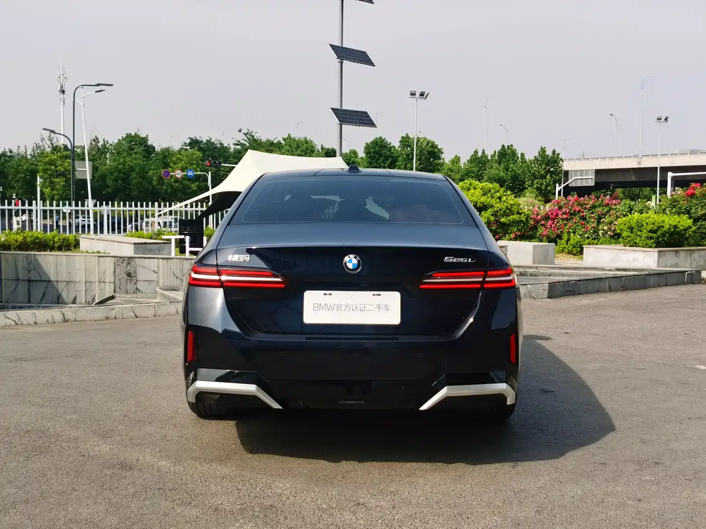 BMW 5 Series 2024 525Li M Sport Package фото 6