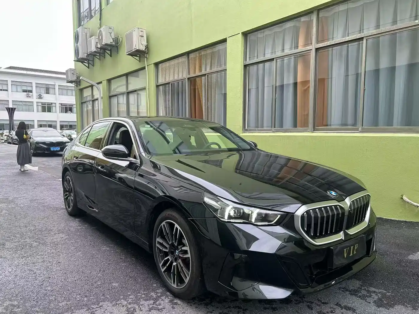 Photo 2 - BMW 5 Series