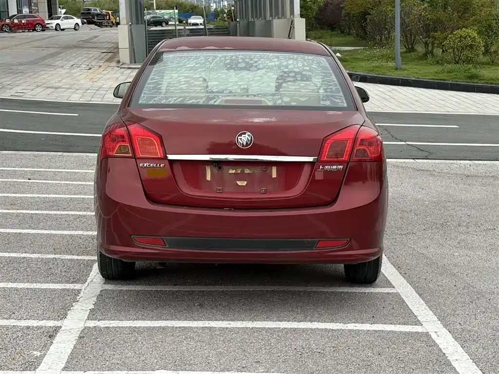 Buick Excelle 2013 1.5L Manual Classic Edition фото 8