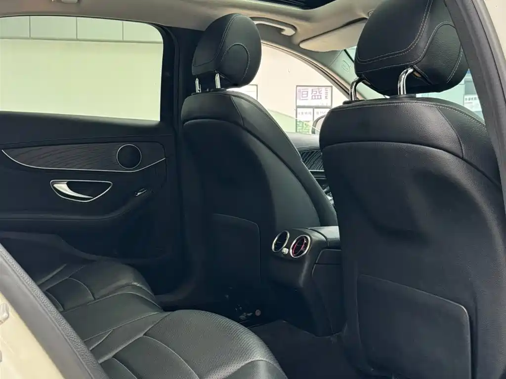 Mercedes-Benz C-Class 2015 Facelift C 180 L Sport фото 25