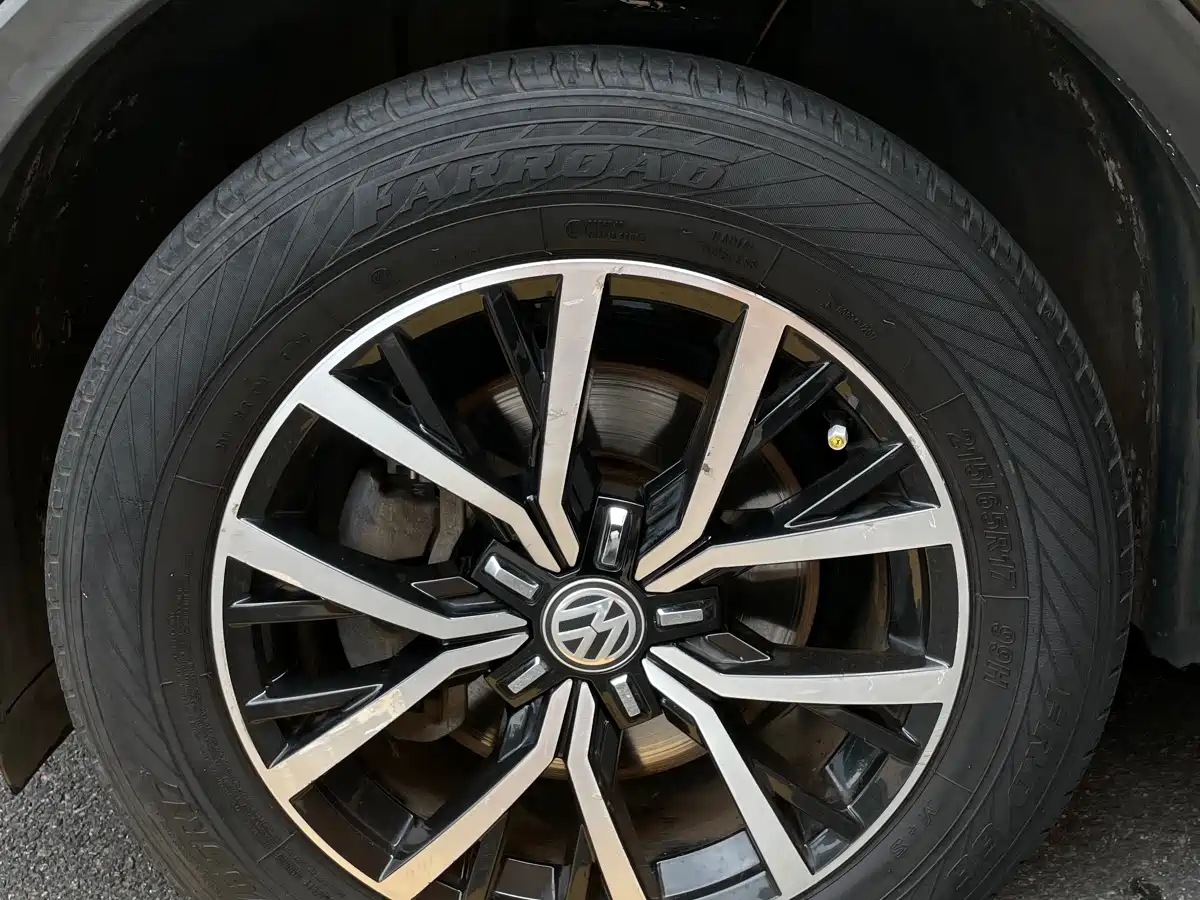 Volkswagen Tiguan L 2018 330TSI Automatic 2WD Comfort Edition фото 12