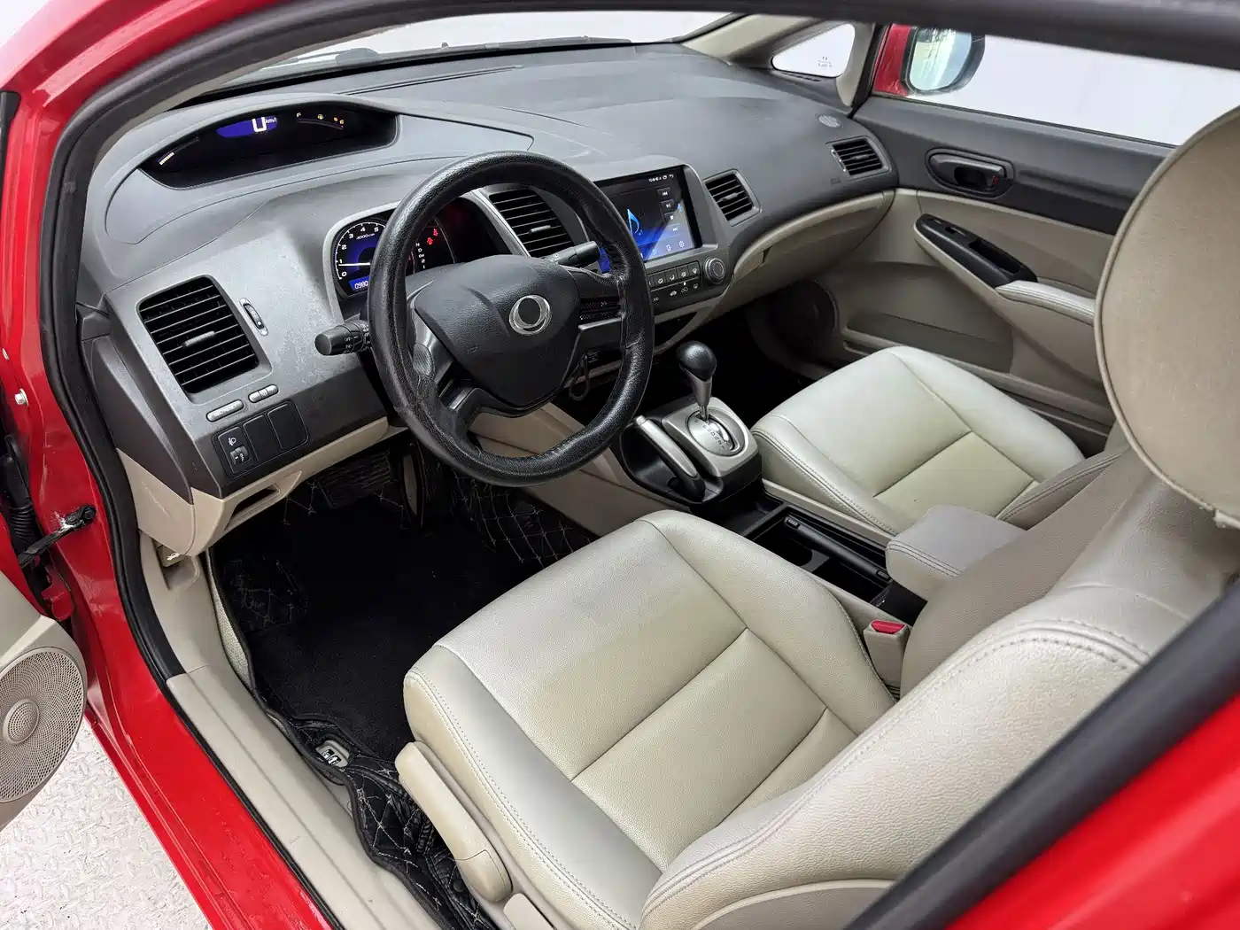 CIIMO CIIMO 2014 2012 1.8L Automatic