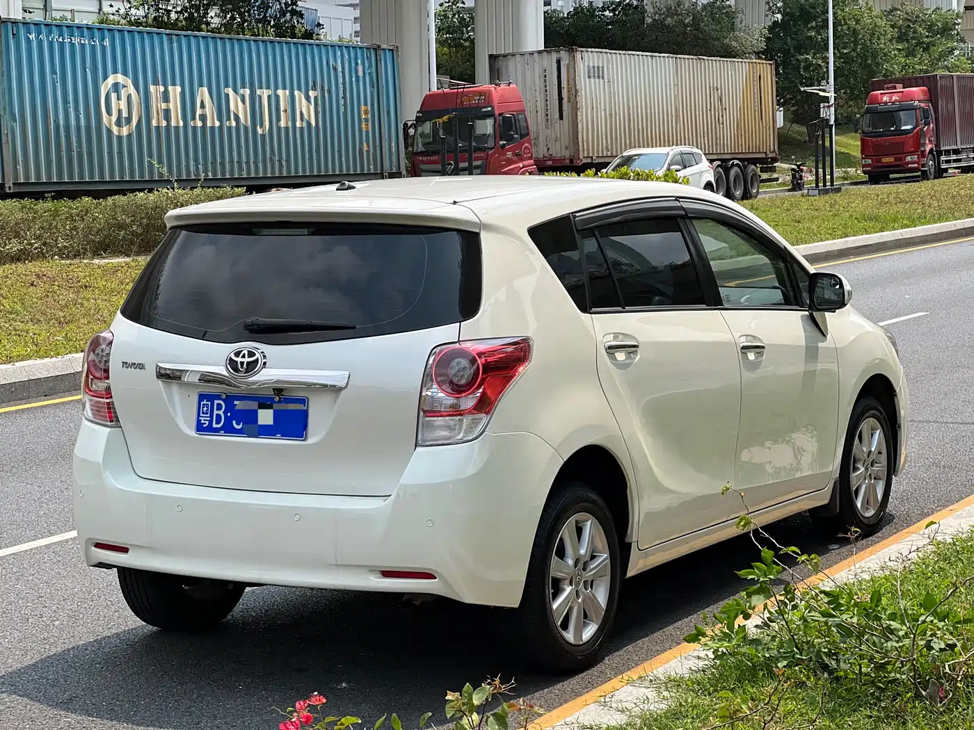 Toyota E'Z 2014 Xingyao 180E CVT Elite фото 6