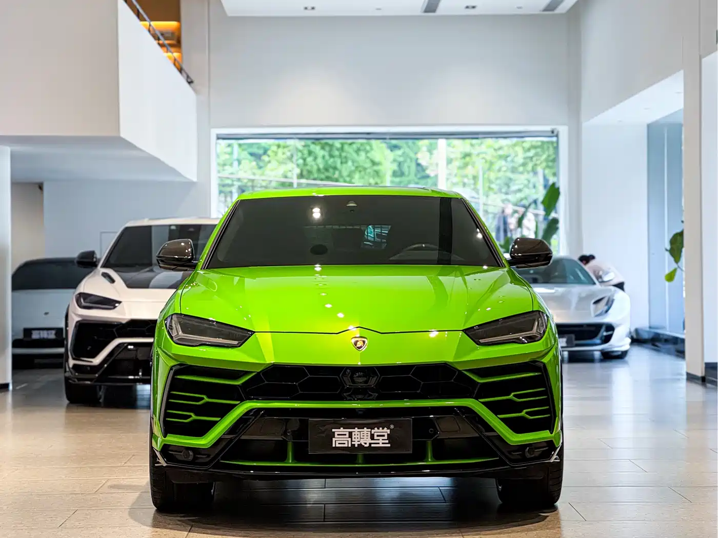 LAMBORGHINI URUS