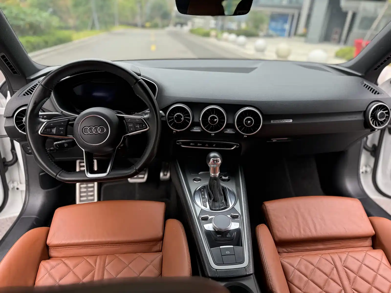 Фото 4 - Audi TT