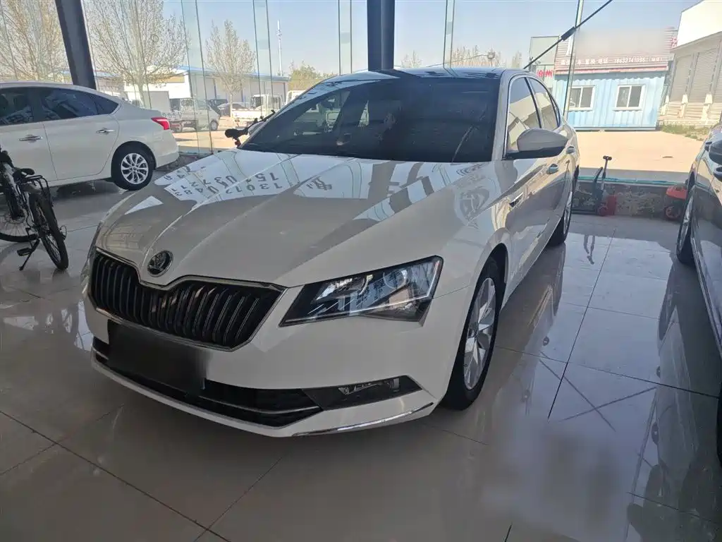 Škoda Superb 2018 TSI330 DSG Comfort Edition China V фото 2