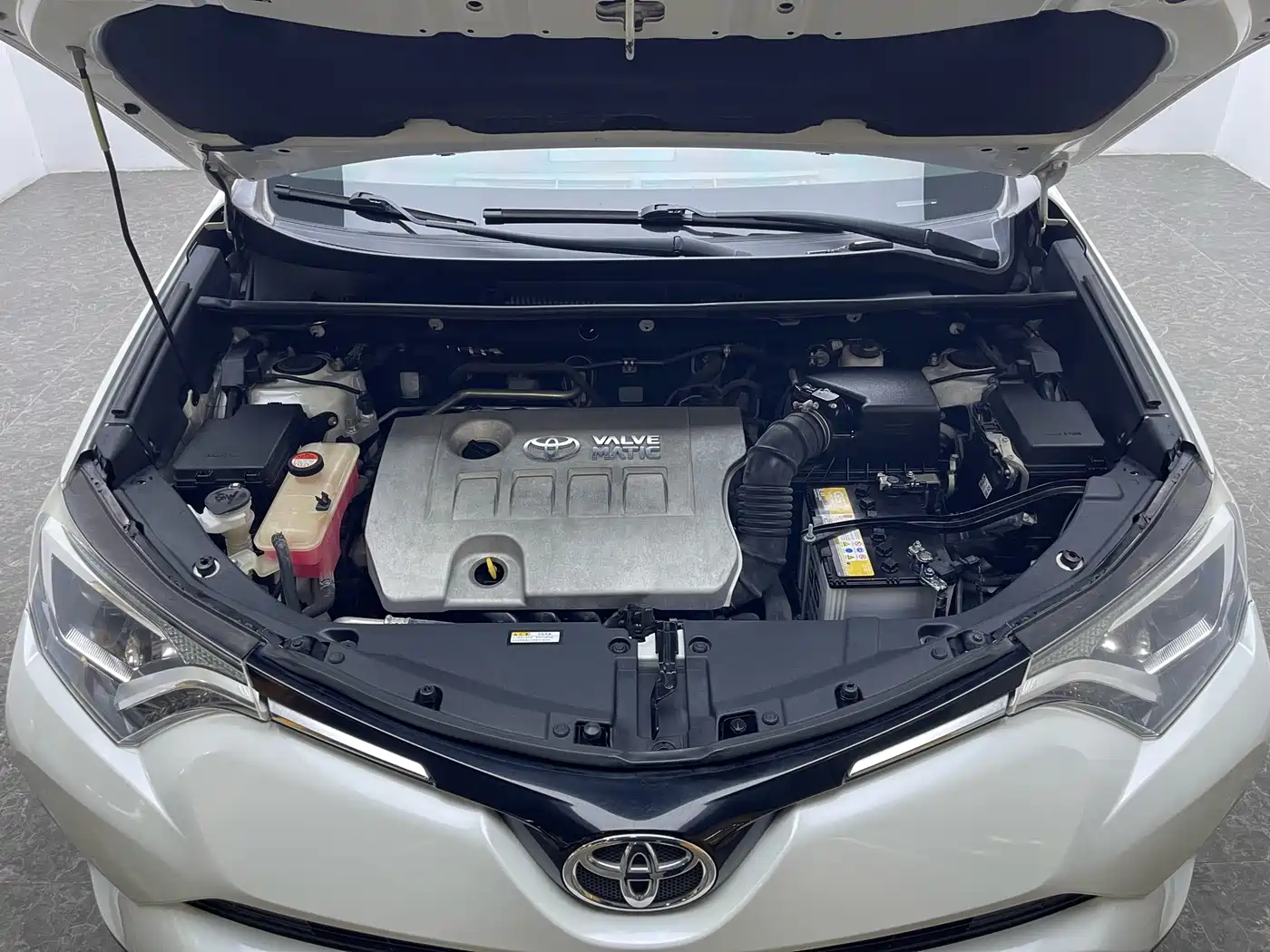 Toyota RAV4 Rongfang 2016 2.0L CVT 2WD Trend (China V) фото 18