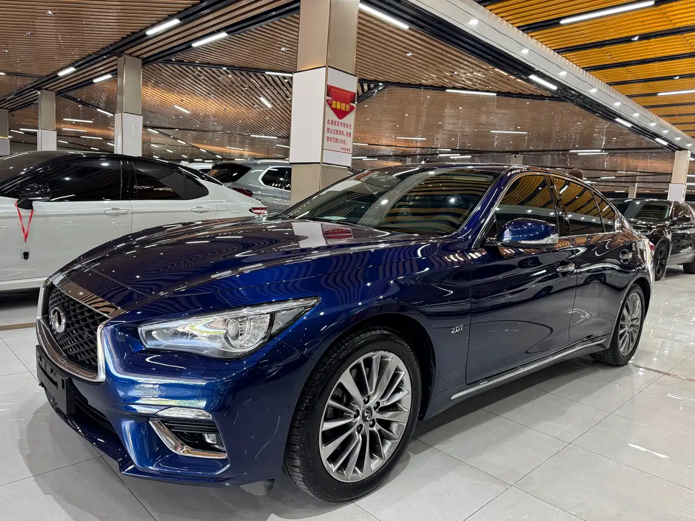 Infiniti Q50L 2018 2.0T Premium Edition (China VI)