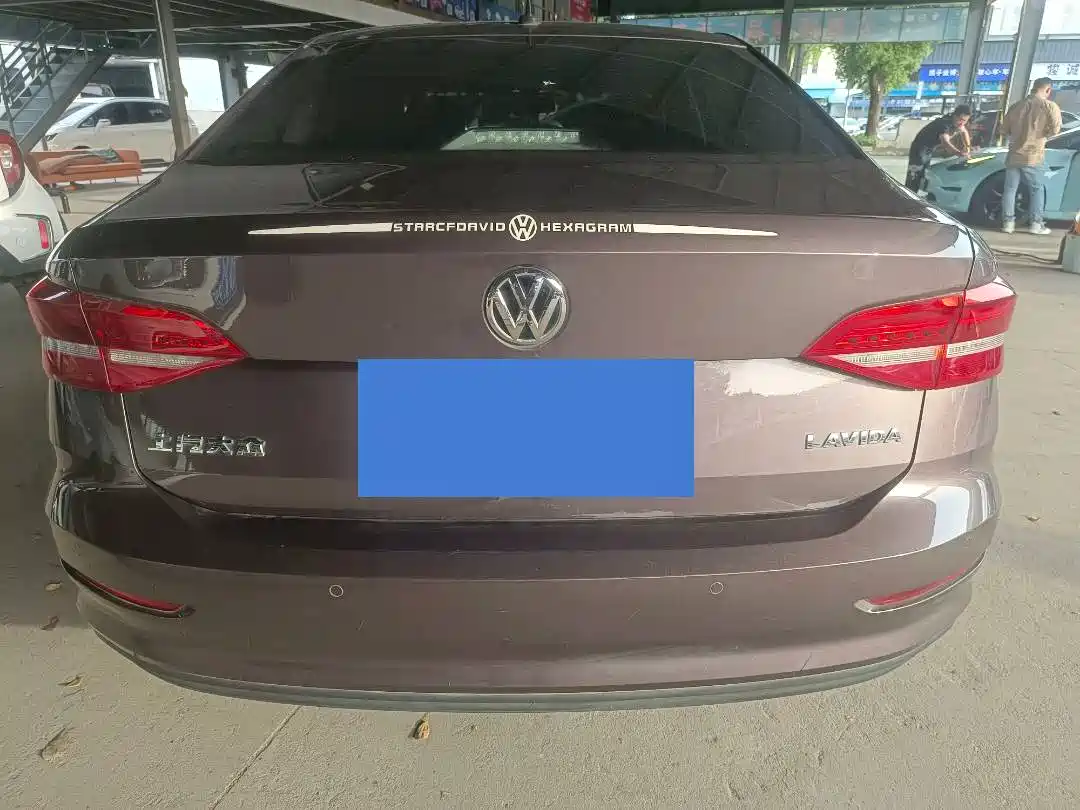 Volkswagen Lavida 2018 1.5L Auto Trend Edition China V фото 15