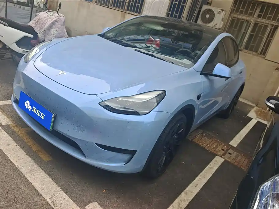 TESLA MODEL Y